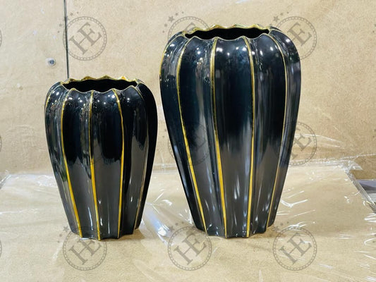 2 Pc Black Golden Vase BG602
