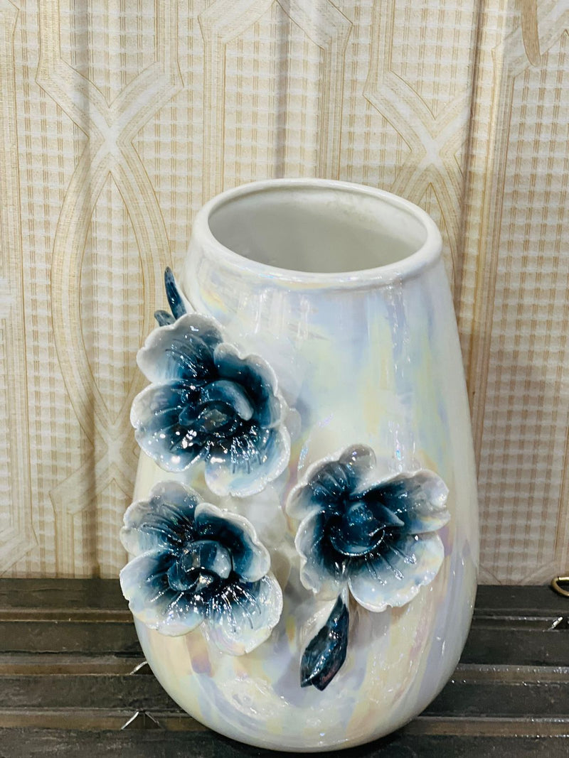 Crystal White Vase GV560