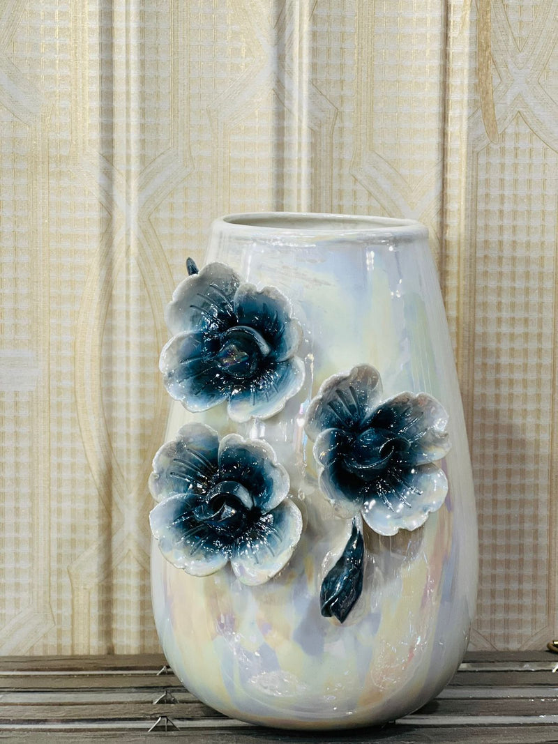 Crystal White Vase GV560