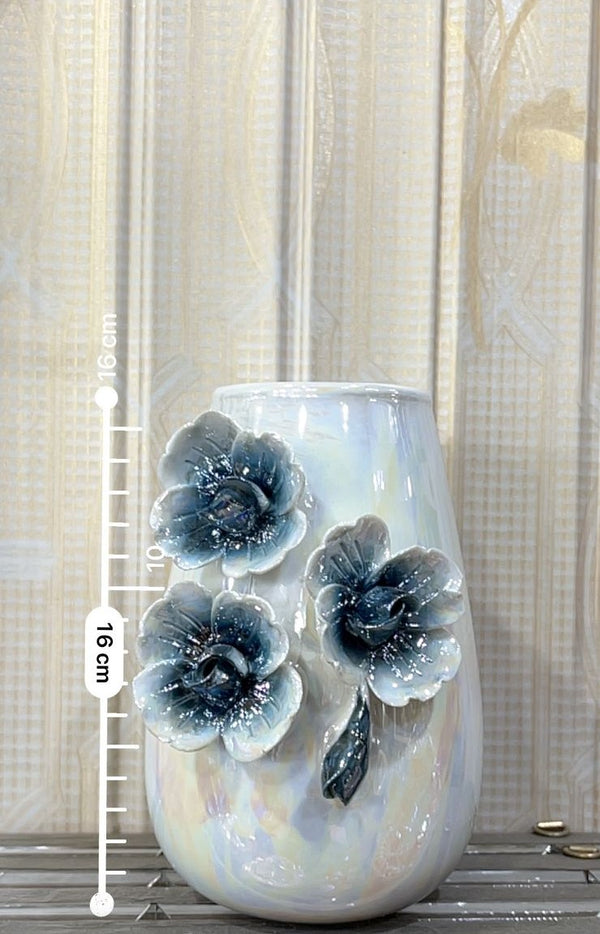 Crystal White Vase GV560