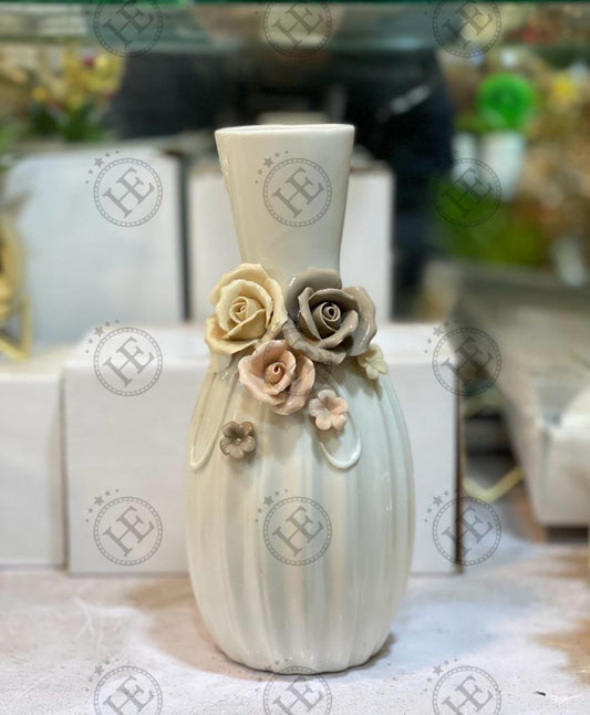 White Ceramic Vase WV703