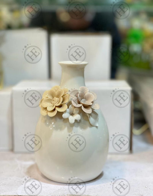 White Ceramic Vase WV707